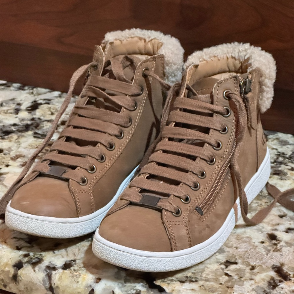 Ugg brown leather high top sneaker size 7 worn once